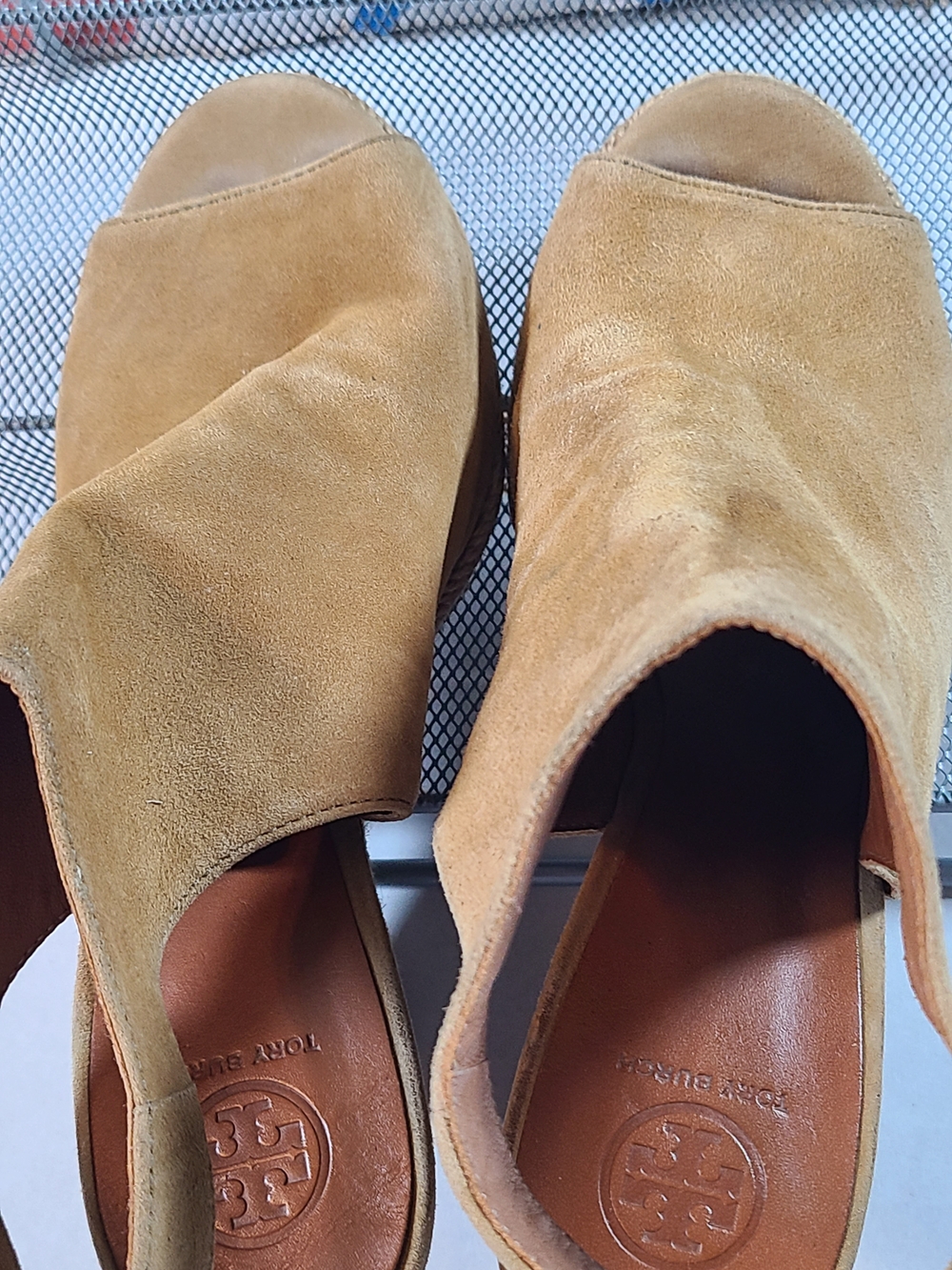 Tory Burch Camel Suede Peep-Toe Wedge with Ankle Strap Beautiful Womens 8 1/2 - Picture 6 of 11